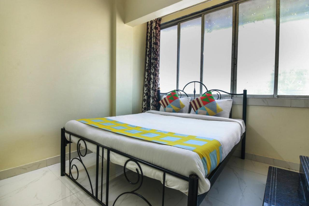 Flagship Cozy Stay Kharghar Koparpada Exterior photo